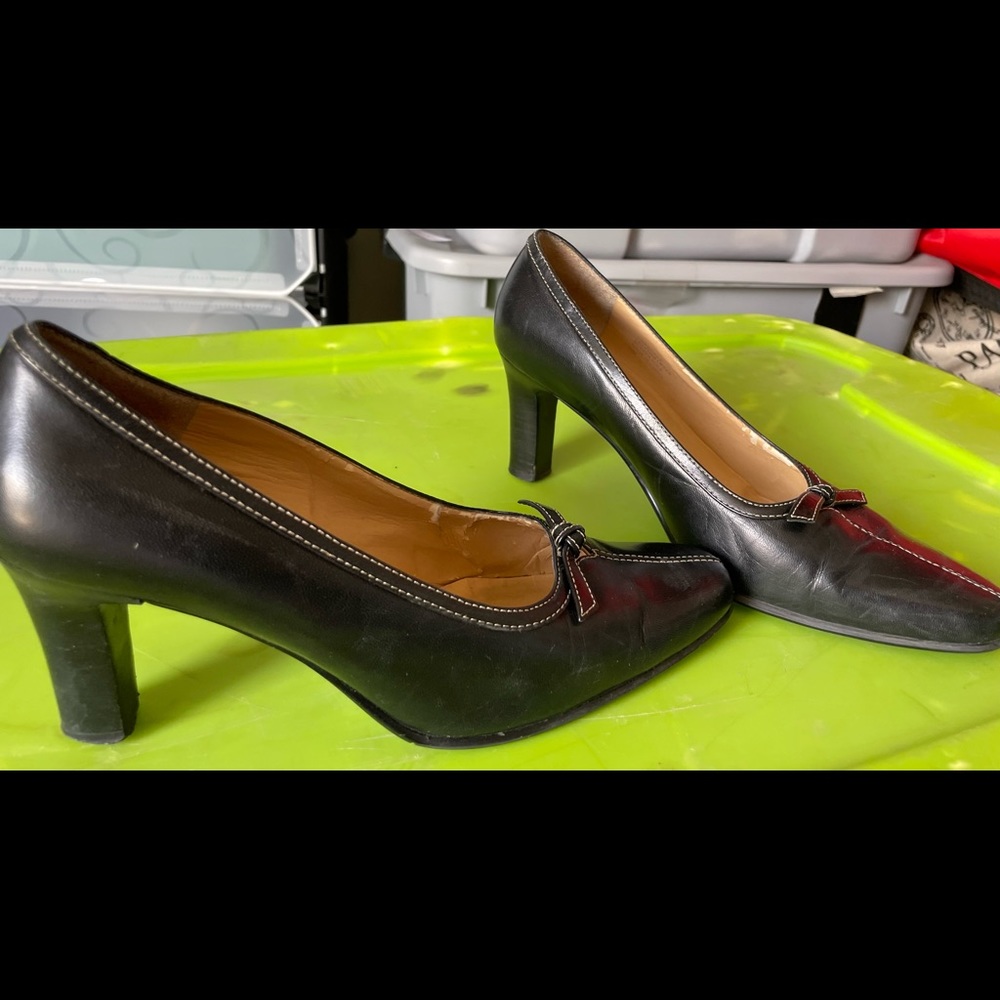 Women’s black heels